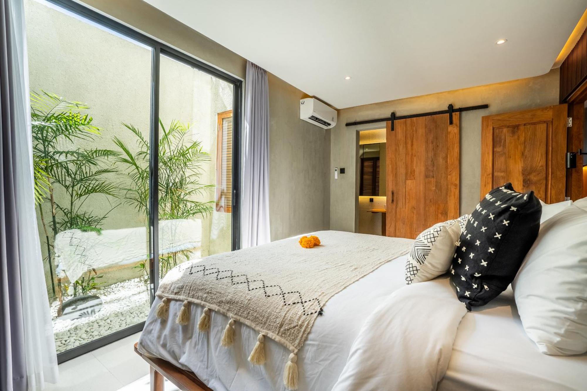 Sulu - Seminyak (Bali)