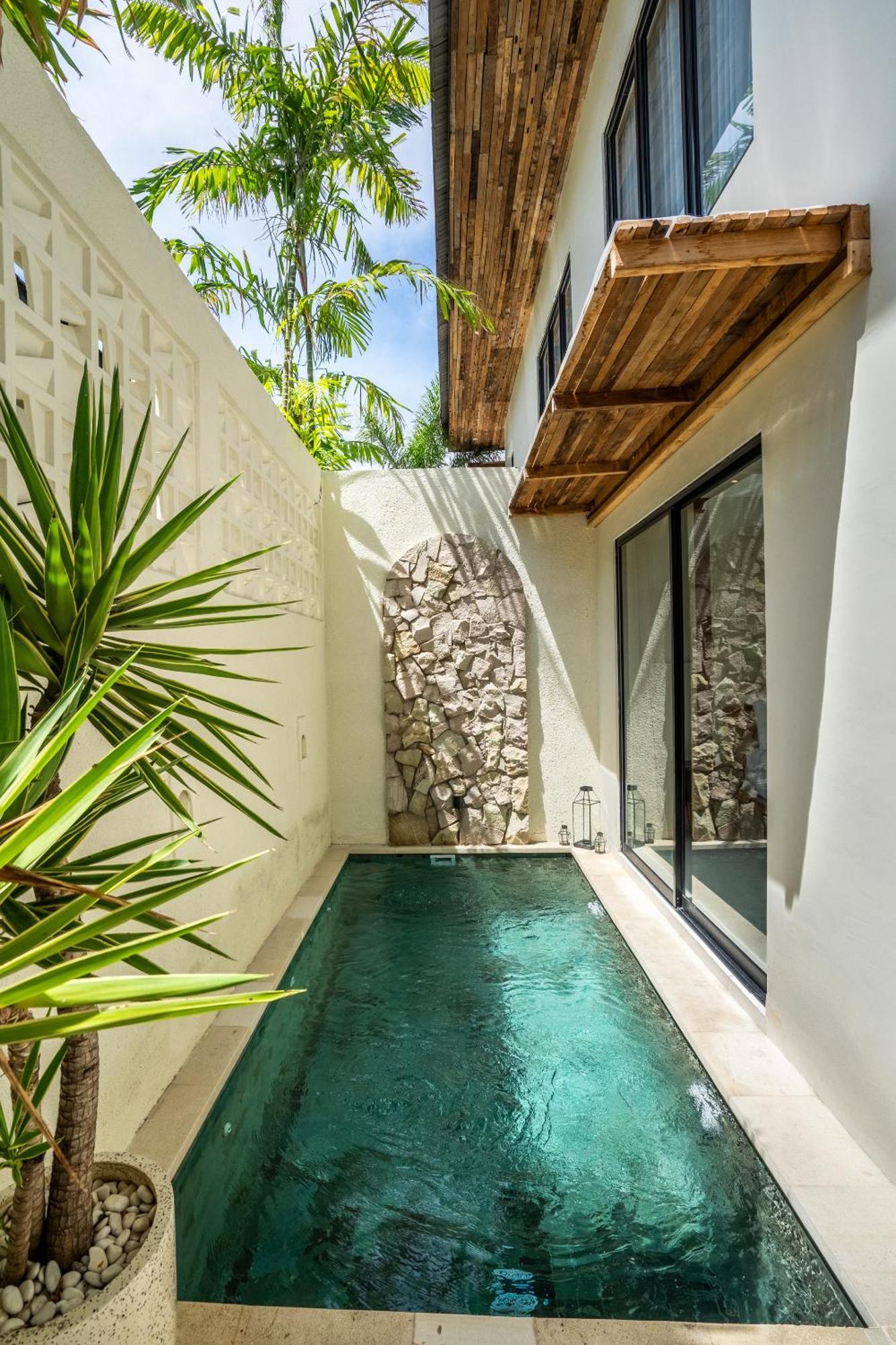 Sulu - * Seminyak (Bali)